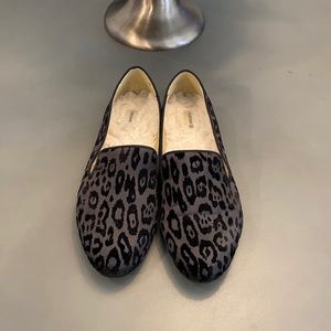 Birdies Phoebe slipper. Grey and black leopard